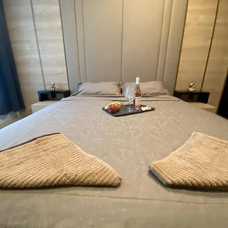 Diamond Luxury Apartment